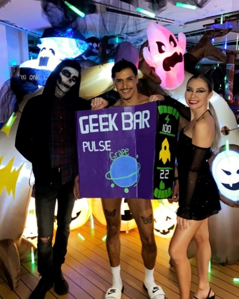 geek bar costume instagram